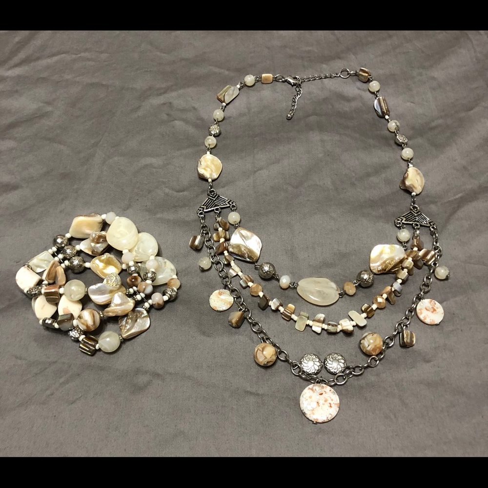 Shell and silver short tier necklace